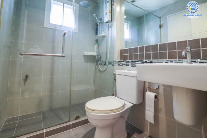 *****บ้านเดี่ยวมือสองนนทบุรี ม.คณาสิริ ชัยพฤกษ์-วงแหวน จากแบรนด์ชื่อดัง Sansiri บ้านสวย แถมเฟอร์นิเจอร์มายมาก บนเนื้อที่ 51.6 ตร.ว. มาพร้อมฟังก์ชัน 3 ห้องนอน 2 ห้องน้ำ จอดรถ 2 คัน แถมฟรี ! เครื่องปรับอากาศ 5 เครื่อง เติมเต็มด้วยสิ่งอำนวยความสะดวกครบครัน บนทำเลศักยภาพ ใกล้ถนนกาญจนาภิเษก และ รถไฟฟ้าสถานีคลองบางไผ่